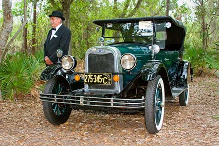 Roengren_man-and-his-vintage-Chevy_9269