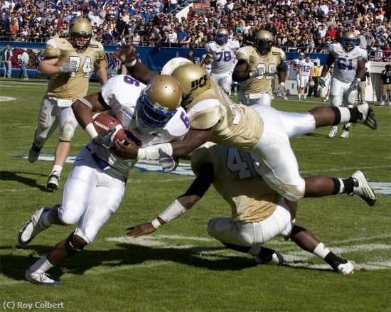 Missing Image: i_0022.jpg - Flying Tackle