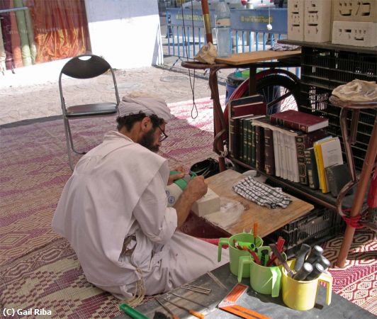 Missing Image: i_0034.jpg - israeli-stone carver