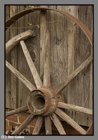 Missing Image: i_0002.jpg - Old-Broken-Wheel