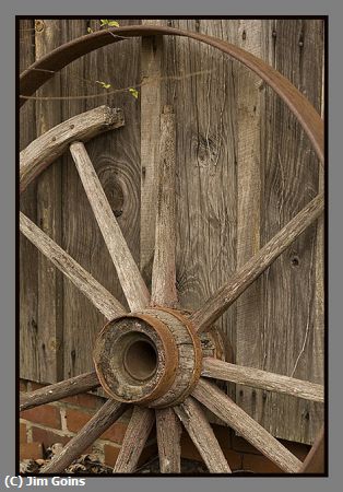 Missing Image: i_0002.jpg - Old-Broken-Wheel