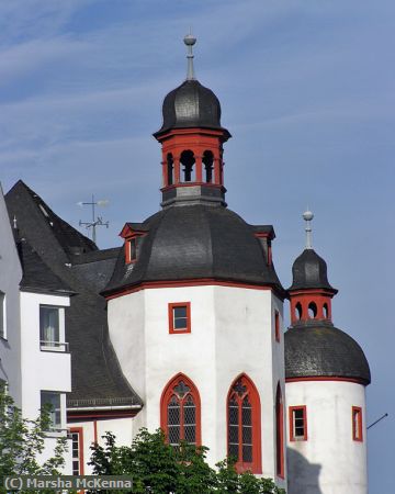 Missing Image: i_0023.jpg - Building on the Rhine