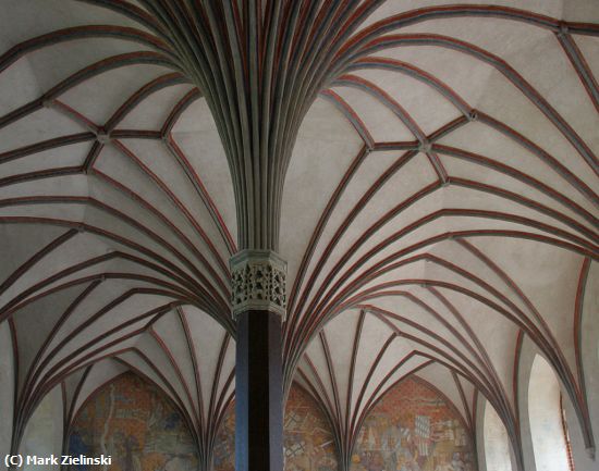 Missing Image: i_0029.jpg - Arched Pattern Ceiling