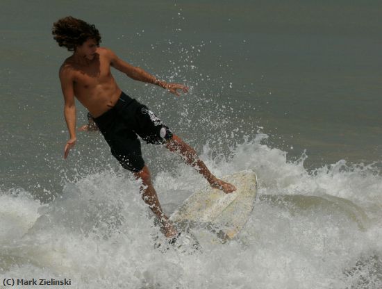 Missing Image: i_0013.jpg - Skimboarder