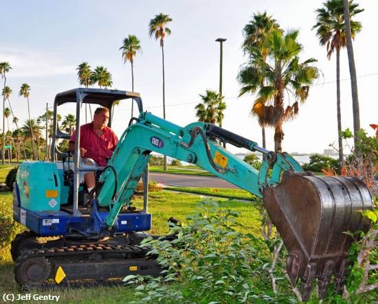 Missing Image: i_0068.jpg - Man and Machine at Work