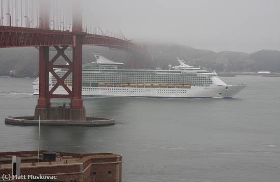 Missing Image: i_0057.jpg - Golden Gate Cruise Ship