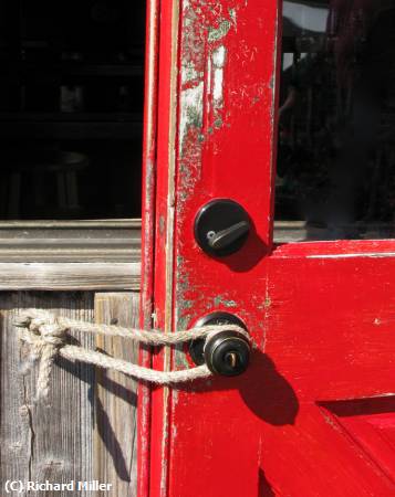 Missing Image: i_0021.jpg - The Red Door