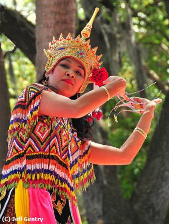 Missing Image: i_0015.jpg - Thai Dancer