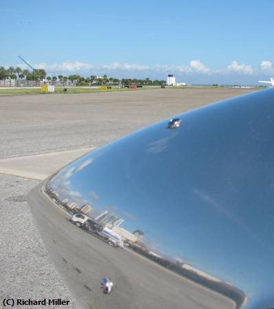 Missing Image: i_0051.jpg - NOSECONE ON RUNWAY#1