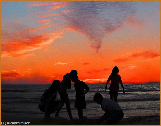 Missing Image: i_0013.jpg - SANDCASTLES AT SUNSET