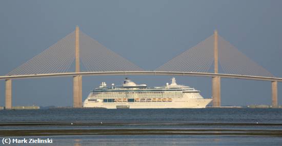 Missing Image: i_0031.jpg - Ship Under Bridge 2