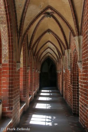 Missing Image: i_0032.jpg - Arched Hallway