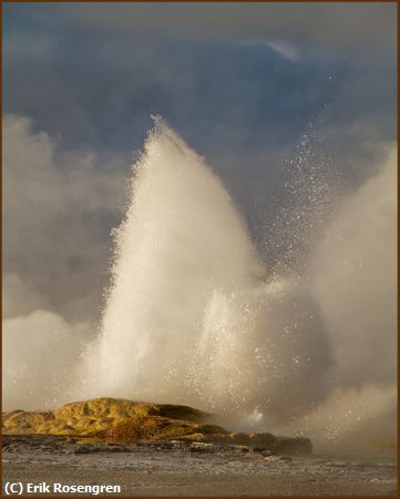 Missing Image: i_0041.jpg - Geyser-explosion-Yellowstone