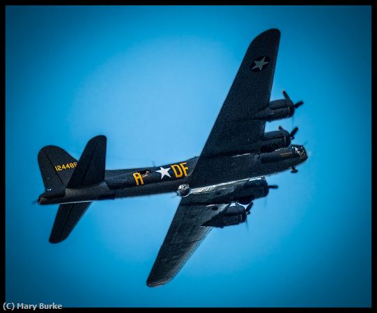 Missing Image: i_0042.jpg - Memphis Belle in Flight