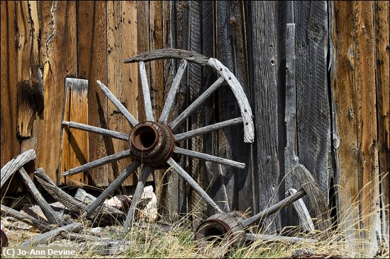 Missing Image: i_0020.jpg - Broken Wagon Wheels