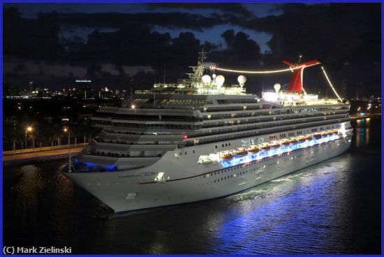 Missing Image: i_0024.jpg - Cruise Ship At Dawn