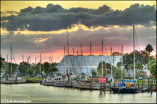 Missing Image: i_0028.jpg - Sponge-Docks-after-sunset