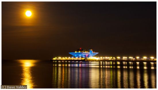 Missing Image: i_0003.jpg - Pier Moonrise