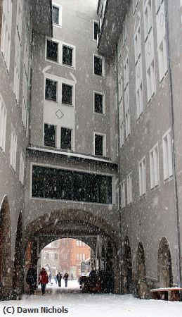 Missing Image: i_0013.jpg - Archway in Snow