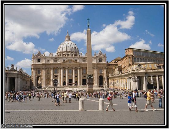 Missing Image: i_0056.jpg - St-Peter's-Square