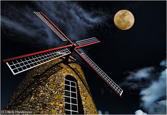 Missing Image: i_0042.jpg - WINDMILL AT NIGHT