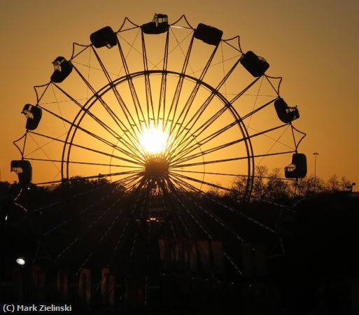 Missing Image: i_0024.jpg - Sunset behind farriswheel