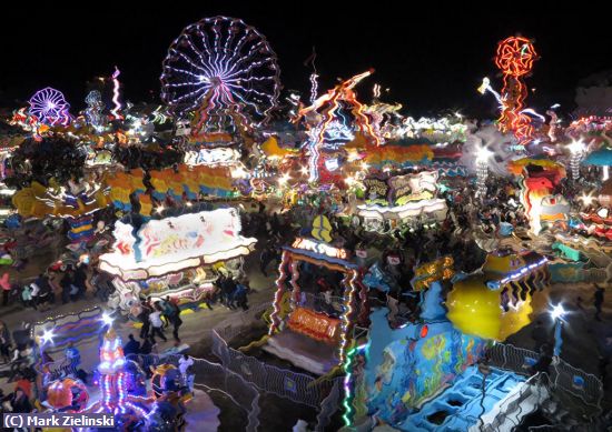 Missing Image: i_0043.jpg - Nightlife at the fair