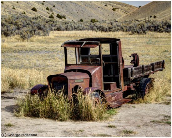 Missing Image: i_0017.jpg - Old Farm Truck