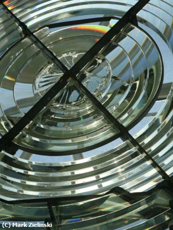 Missing Image: i_0018.jpg - Broken Lighthouse Lens