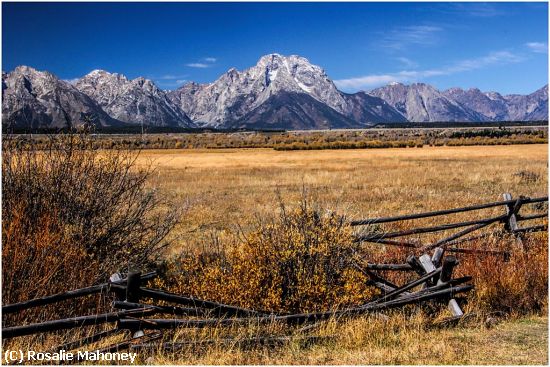 Missing Image: i_0014.jpg - Fence and Mountain