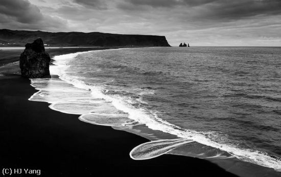 Missing Image: i_0006.jpg - Waves on Black Beach