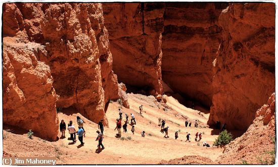 Missing Image: i_0030.jpg - Bryce National Park Hikers