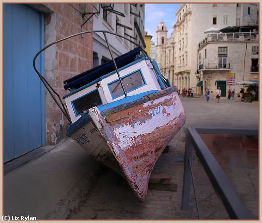 Missing Image: i_0033.jpg - Old-Boat-Needing-Repair