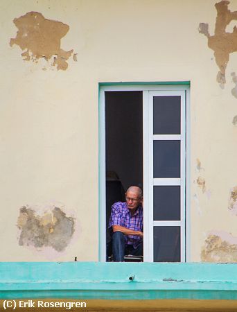 Missing Image: i_0023.jpg - Watching-street-activity-Havana
