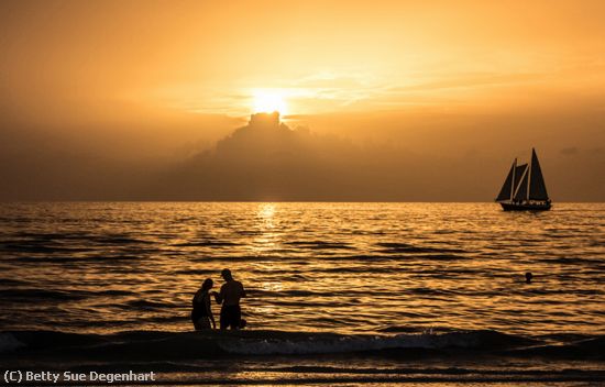 Missing Image: i_0020.jpg - Sunset-Clearwater-Beach