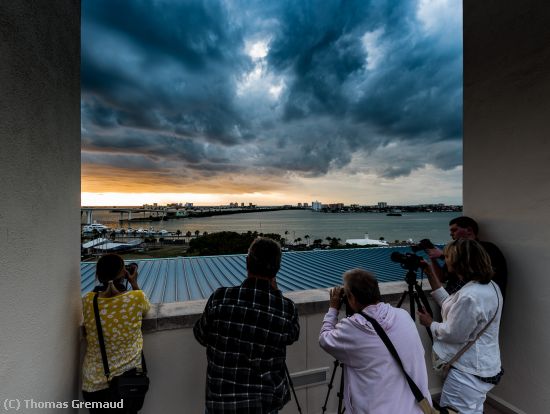 Missing Image: i_0002.jpg - Photographers on the Roof