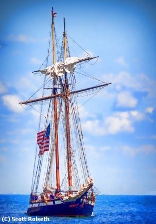 Missing Image: i_0039.jpg - sailing into the harbor