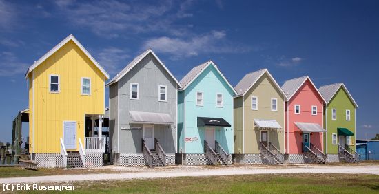 Missing Image: i_0008.jpg - Tiny-houses-with-Boat-Docks-4083