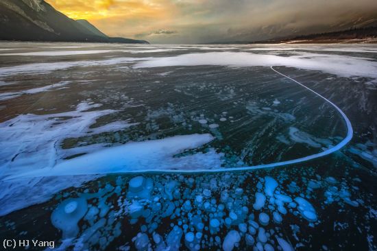 Missing Image: i_0042.jpg - Morning at Abraham Lake