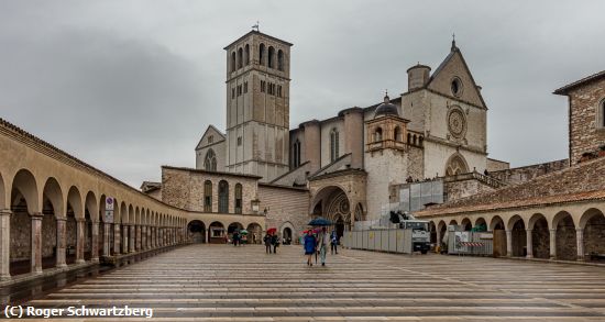 Missing Image: i_0033.jpg - Rainy Day at the Basillica