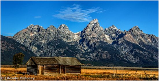 Missing Image: i_0030.jpg - Log Cabin and Mountain