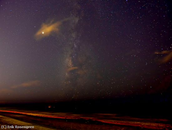 Missing Image: i_0037.jpg - Milky-Way-in-lightening-storm