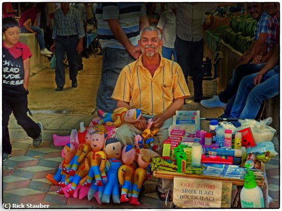 Missing Image: i_0046.jpg - Merchant Gets a Glance in Turkey