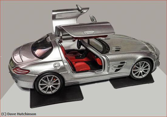 Missing Image: i_0049.jpg - Mercedes SLR Model