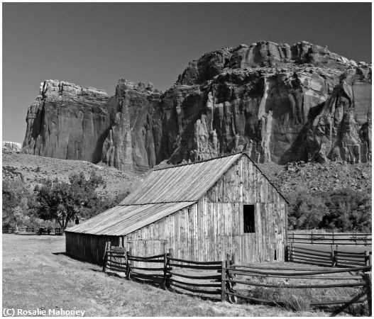 Missing Image: i_0068.jpg - Barn in Capitol Reef