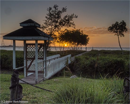 Missing Image: i_0014.jpg - Waterfront Sunrise
