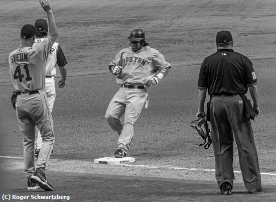 Missing Image: i_0075.jpg - Stealing Third Base