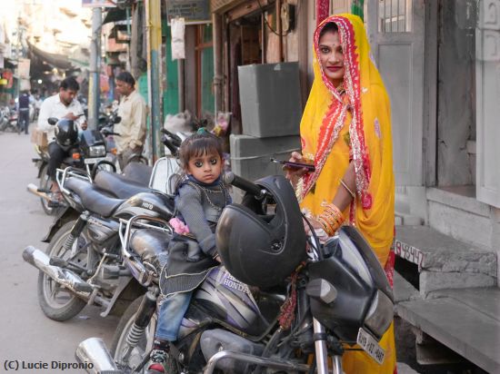 Missing Image: i_0058.jpg - YellowSari