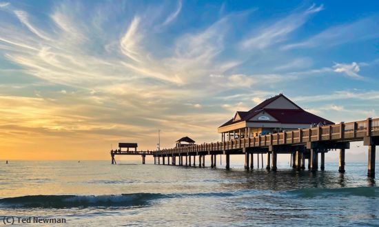 Missing Image: i_0044.jpg - pier at sunset