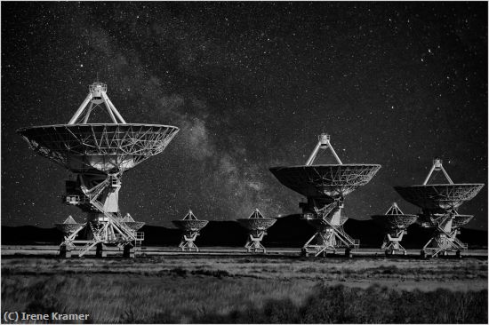 Missing Image: i_0064.jpg - Very Large Array and Starfield